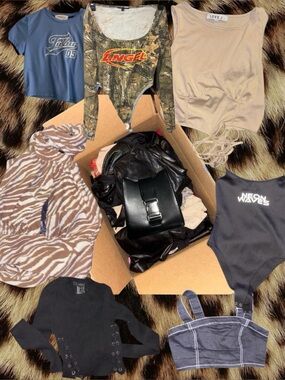 (SIZE S) FOREVER 21 SHIRT BUNDLE (14 Piece BUNDLE)